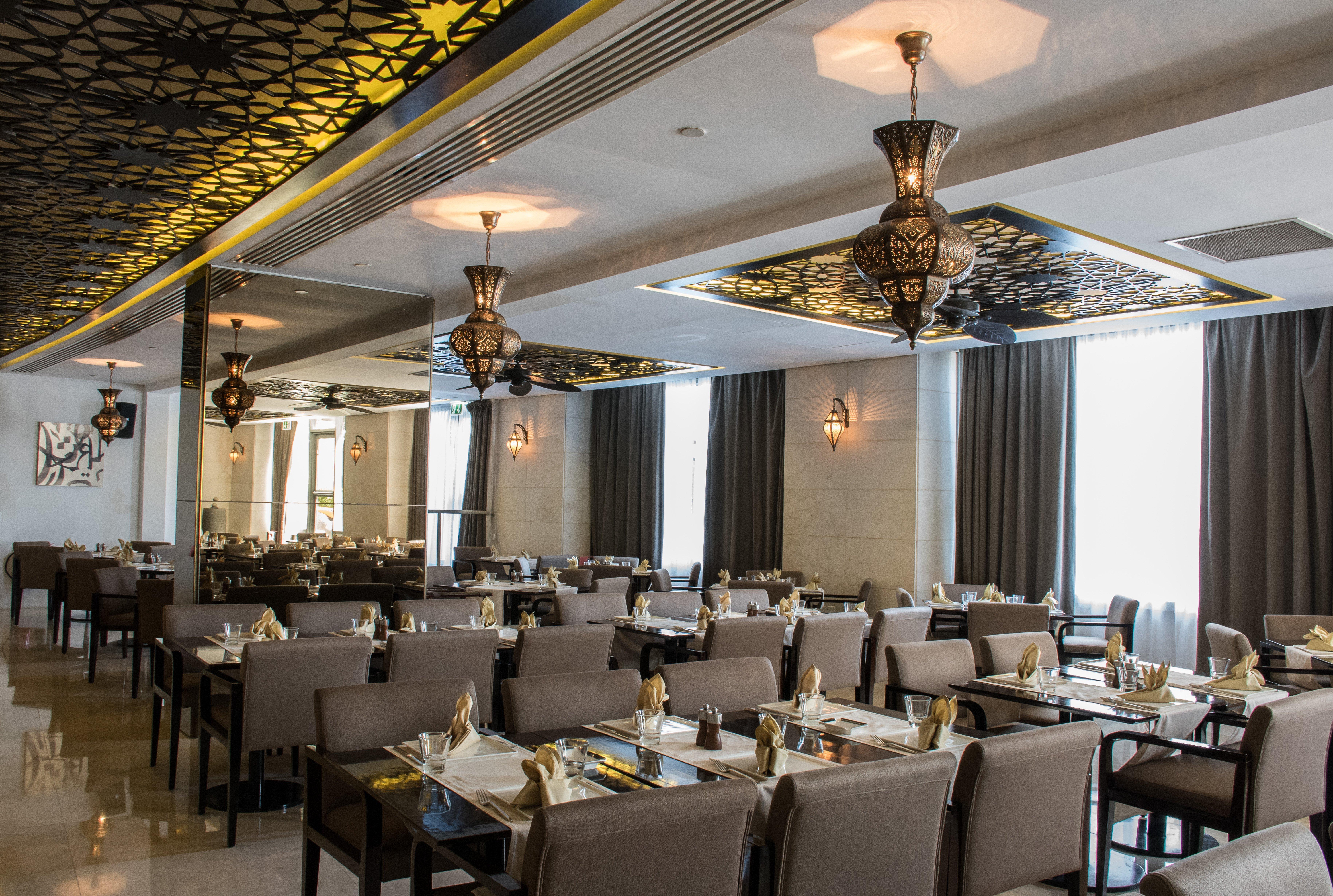 Hotel Crowne Plaza Yas Island By Ihg 4*